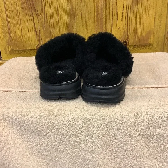 UGG Black Leather Mules with Fur Lining - Picture 3 of 7